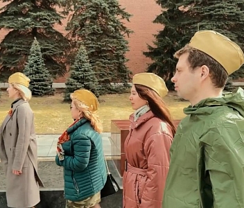 «Марш защитников Москвы», муз. Б.Мокроусова, сл. А.Суркова